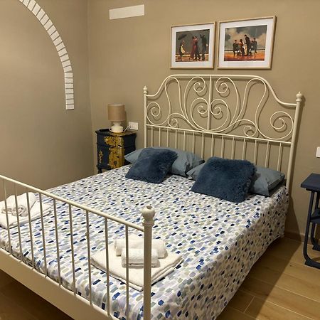 Casa Vacanze La Donna Di Cuori โวลแตร์รา ภายนอก รูปภาพ