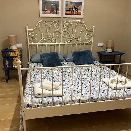 Casa Vacanze La Donna Di Cuori โวลแตร์รา ภายนอก รูปภาพ